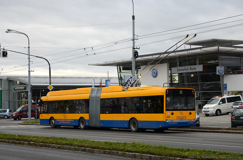 454_2013-10-18-ZLIN-008