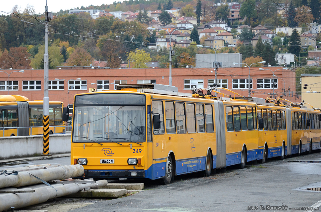 349_2013-10-18-ZLIN-231